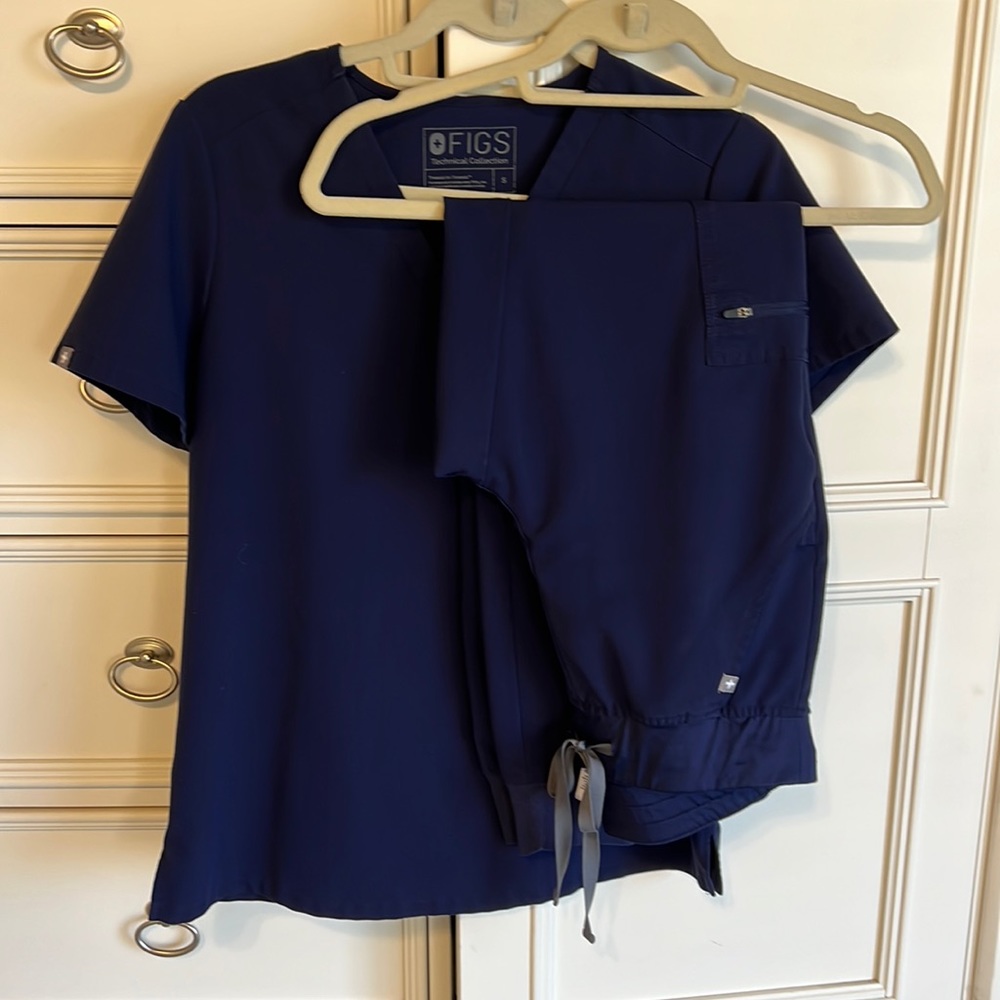 Figs scrub set— Navy blue, size small
